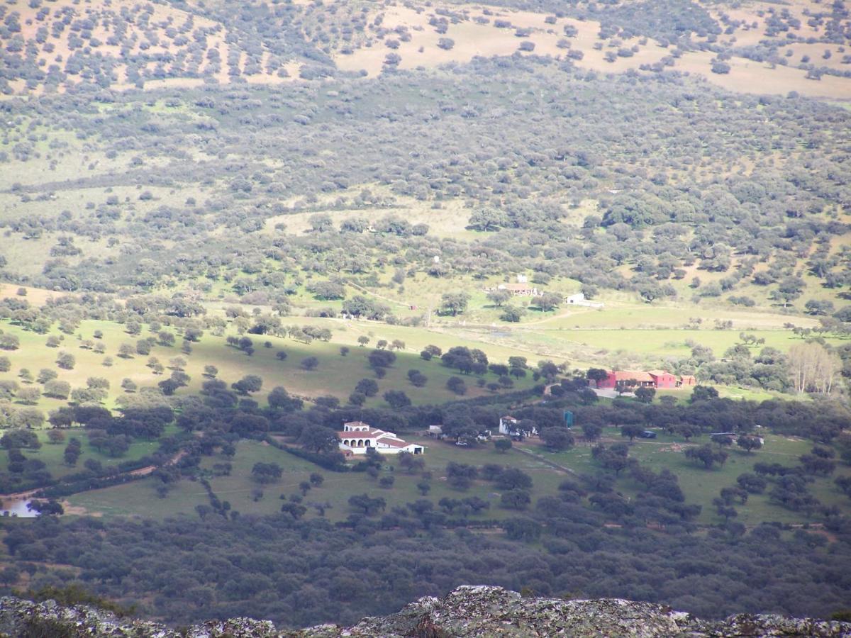 Casa Rural De La Finca Sierra Grande Hornachos Kültér fotó